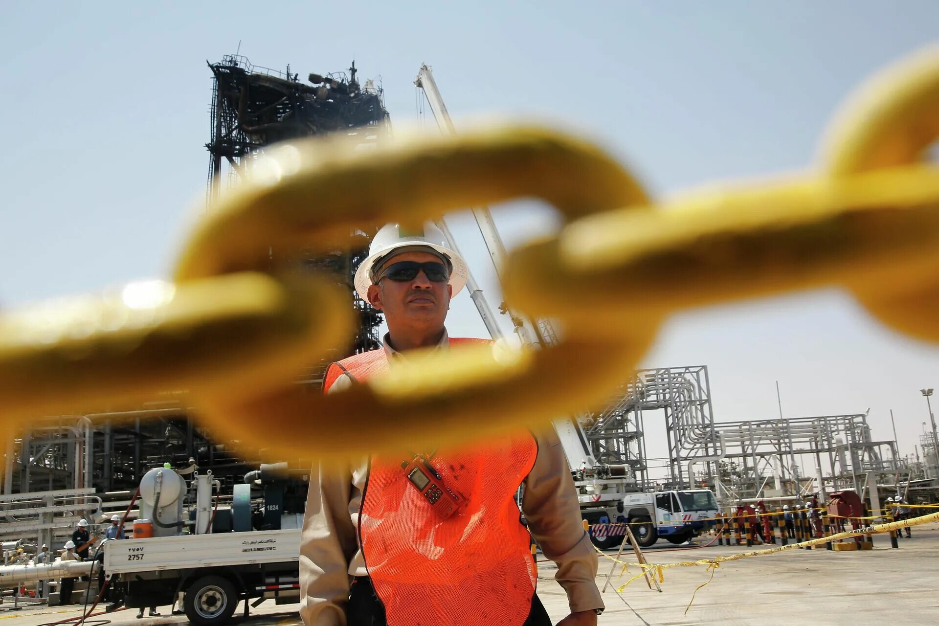 Саудовская аравия готова к снижению. Нефтяная промышленность Саудовской Аравии. Saudi Aramco месторождения нефти. Саудовская Аравия нефтедобыча. Химическая промышленность Саудовская Аравия.