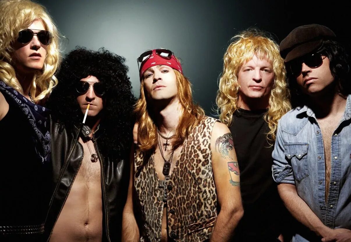 Queen guns n roses. Rocket queen 1 win. Queen guns n roses. Брайан мэй 1986. Slash guns n roses.