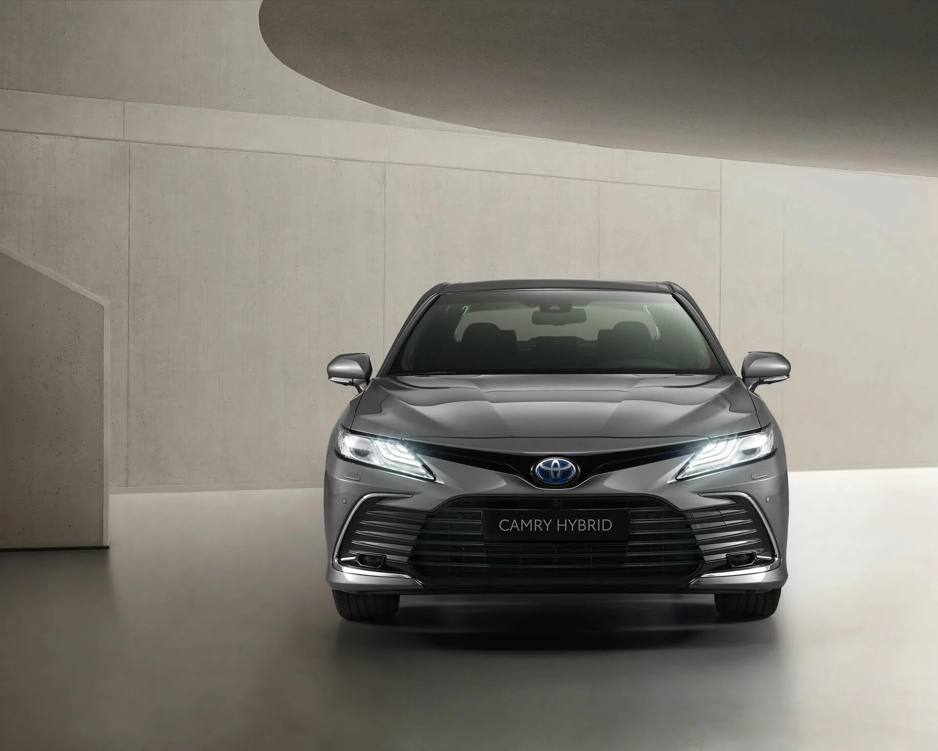 Toyota Camry 2021. Toyota Camry гибрид 2021. Тойота Камри 2021 Рестайлинг. Новая Тойота Камри 2021. Камри 70 гибрид