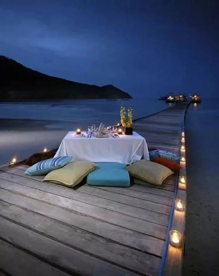 Расслабленный вечер. Романтичное место. Романтические места. Вечер на море. Красивое романтичное место.
