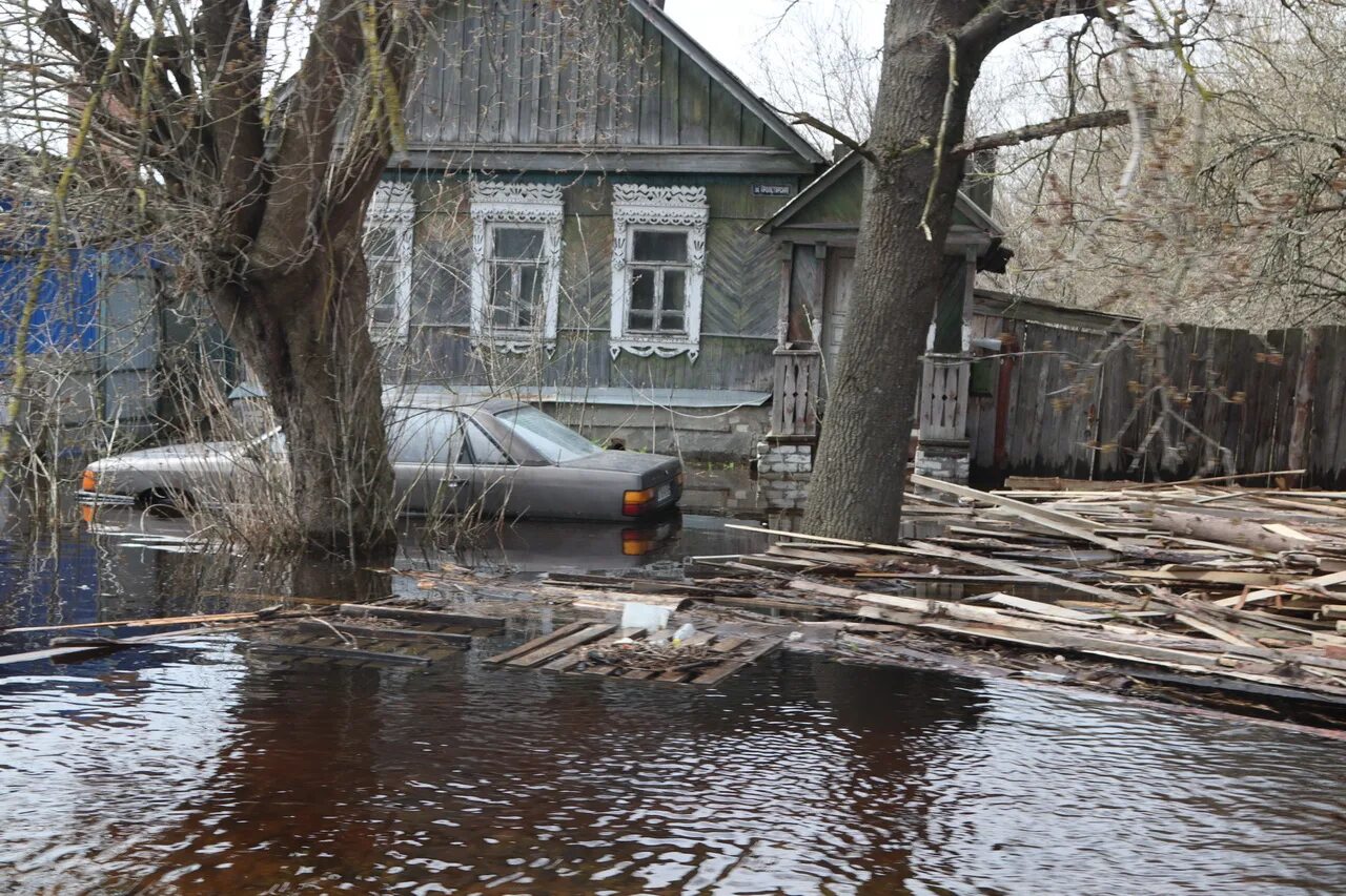 Паводковая ситуация в брянске сегодня. Брянск наводнение 2022. Брянск паводок. Половодье в Брянске. Наводнение в городе.