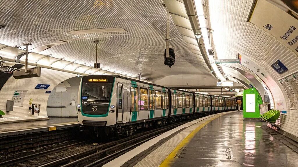 Сколько метро париж. Метро Парижа. Париж метро RATP. Метро Франции Париж. Станции метро во Франции.