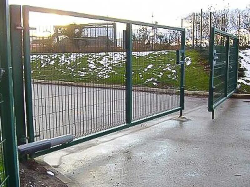 Swing gate