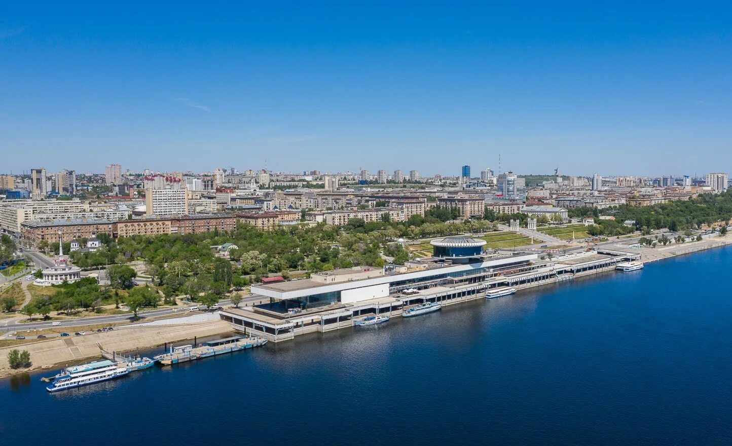 чуйкова 19 волгоград ресторан. волгоград центр города. река волга волгоград. занзибар волгоград кафе. хайф волгоград.