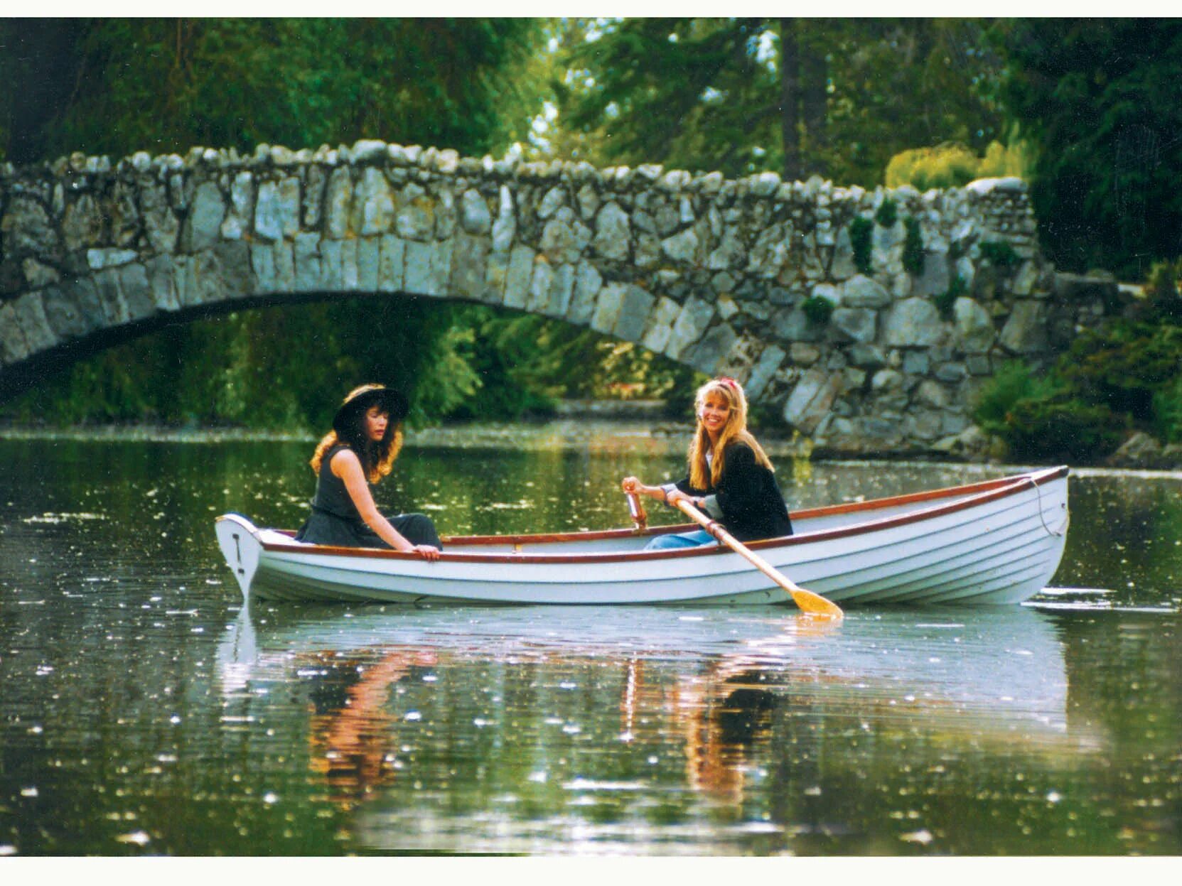 In werner s rowing boat. Лодки  whitehall rowboat. фиджи катание на лодке. красивая прогулка на лодке. образы для фотосессий в лодке.