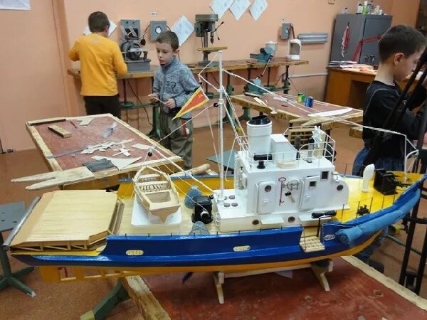 Кружок моделирование в школе. Кружки по моделированию в персне. Кружки по моделированию для детей. Моделирование в школе. Кружок моделирования.