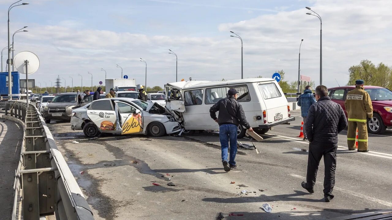 15 апреля волгоград. Фото аварий автомобилей.