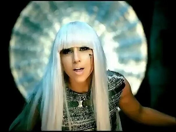 Леди гага poker face. Леди гага 1986. Покерфейс гага. Леди гага 2006. Леди гага в клипе покер фейс.