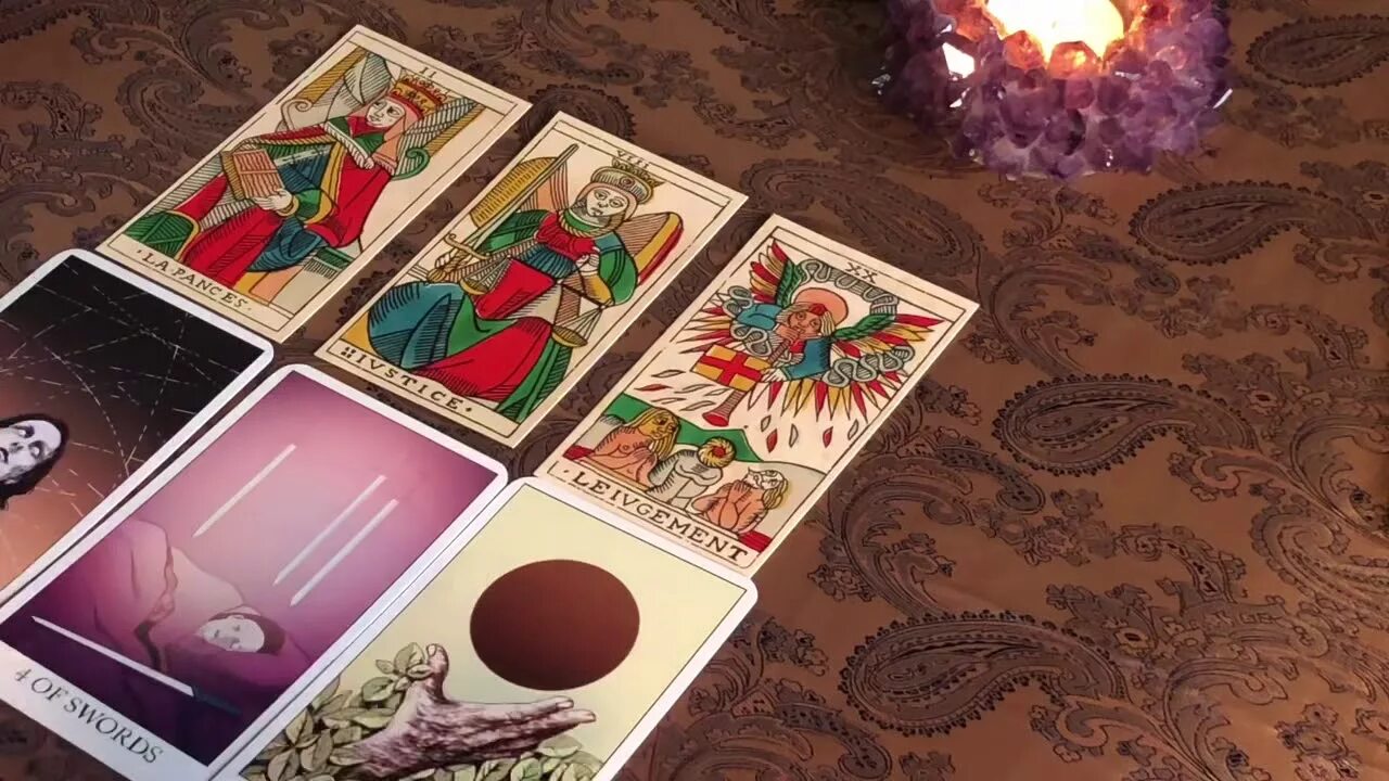 Таро тайн ютуб. Свечи Таро маджик. Hayworth Tarot. Таро волшебного леса. Таро магия сердец.