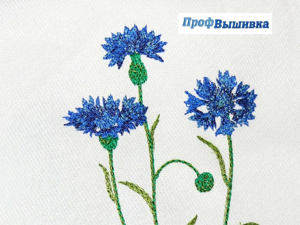 Вышитые васильки гладью. Василек гладью. Василек гладью. Вышитые васильки гладью. Вышивка васильков гладью.