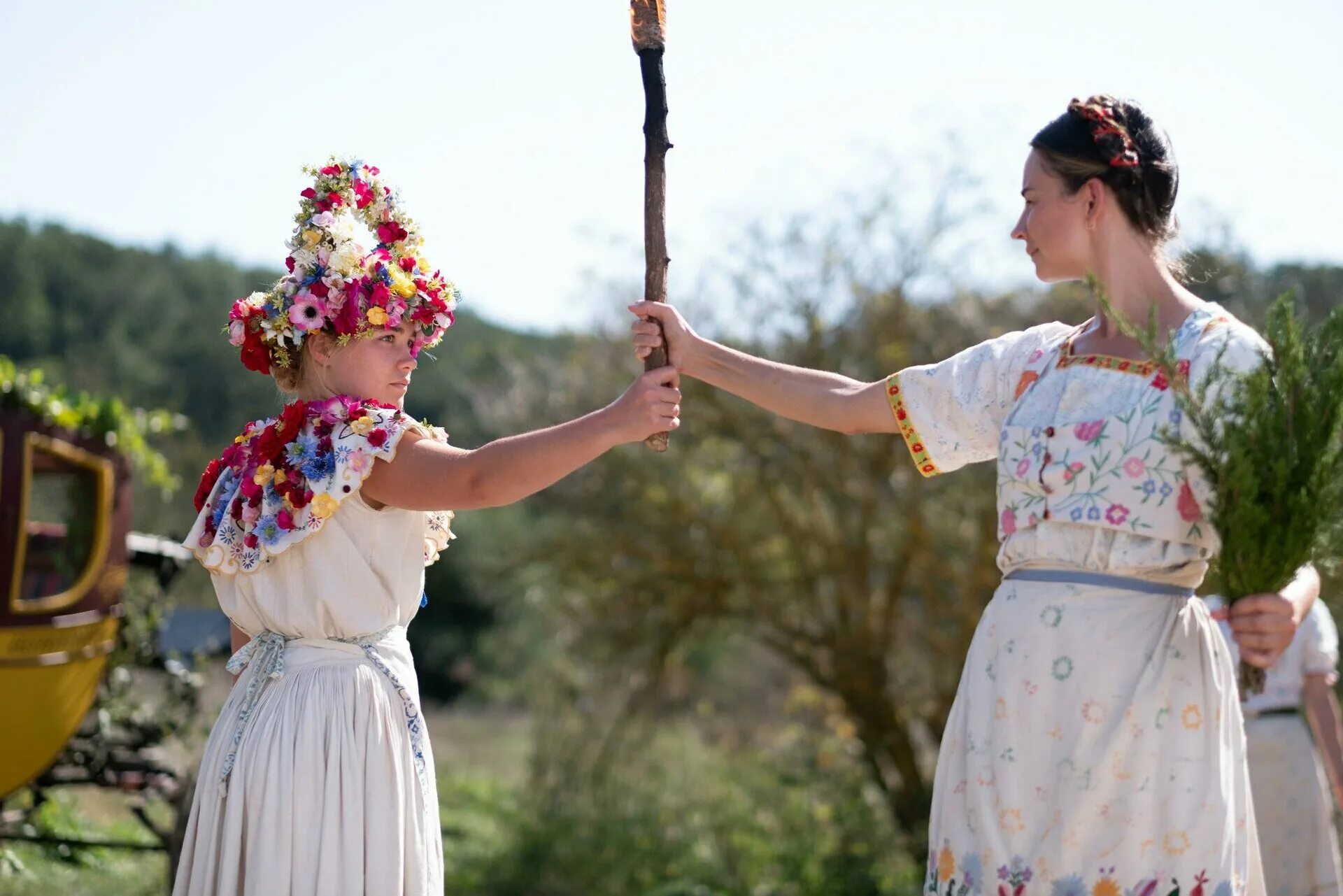 Midsommar фильм 2019. Солнцестояние (2019, реж. Солнцестояние (2019, реж. Уилл поултер солнцестояние. Солнцестояние о чем.