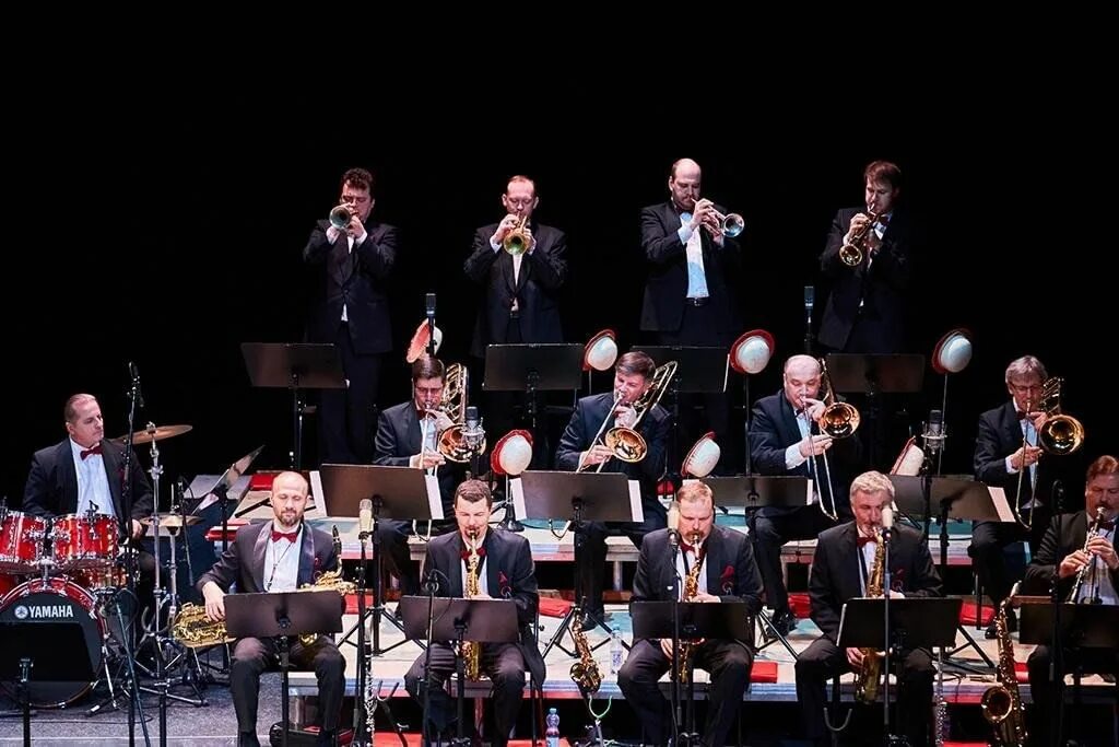 Оркестр олега лундстрема. Оркестр олега лундстрема. Оркестр джазовой музыки олега лундстрема. Оркестр олега лундстрема шанхай. Оркестр им.