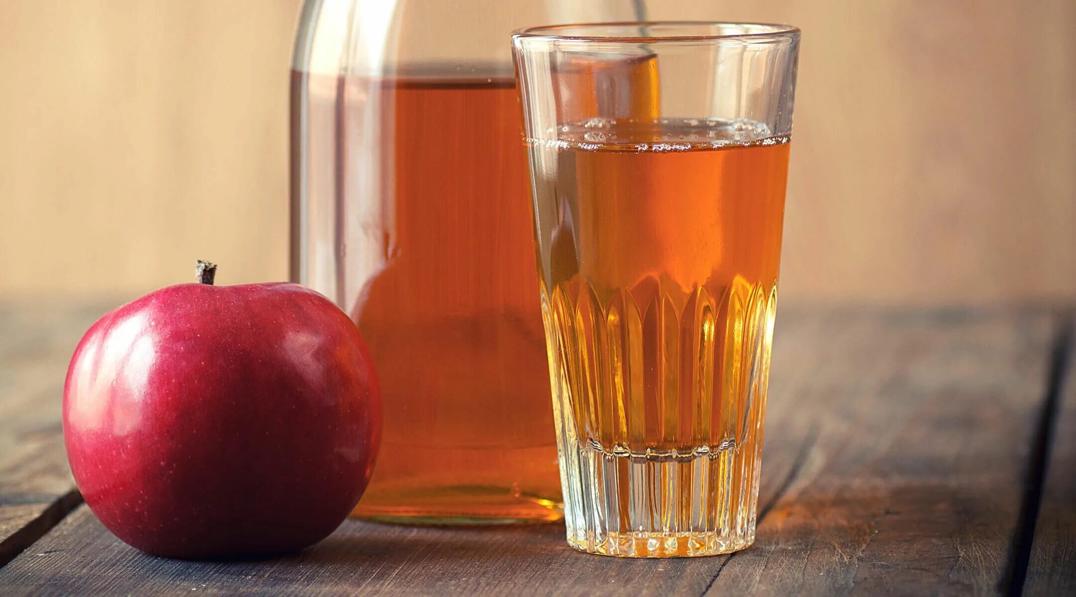 Apple Juice. Безопасность сока. Apple Juice Design. Juice with Apple. Можно пить соки кормящим мамам