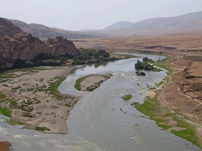 Длина реки тигр. Река Евфрат река тигр. Река тигр Месопотамия. Долина реки Евфрат. Долина рек тигр и Евфрат.