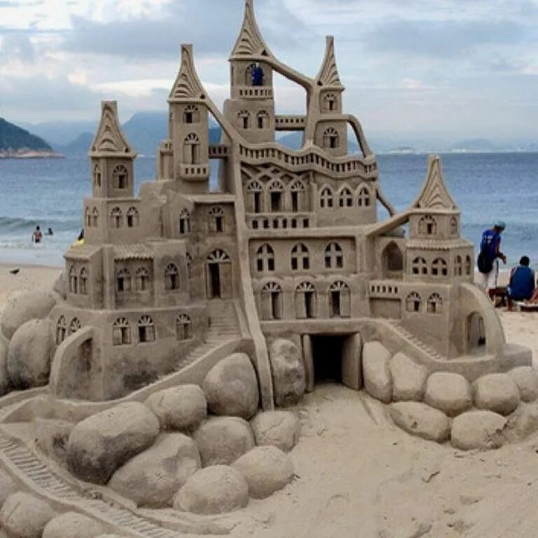 Песочный замок лакорн2005. Замок из песка (2021) | the Sand Castle. «Песочный замок» 1977. Замок из песка на пляже. Sandcastle picture