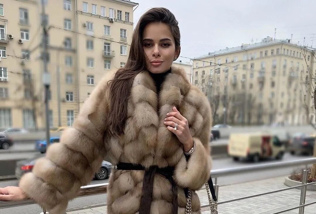 Стильные зимние шубы. Шуба норковая. Шуба соболь цум. Соболиная шуба снежная королева. Соболиная шуба бежевая.