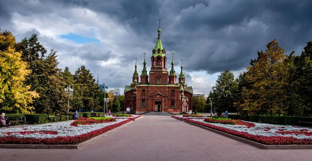 Алое поле 2. Сквер алое поле Челябинск. Площадь алое поле Челябинск. Сквер на алом поле в Челябинске. Сквер алое поле Челябинск фото.