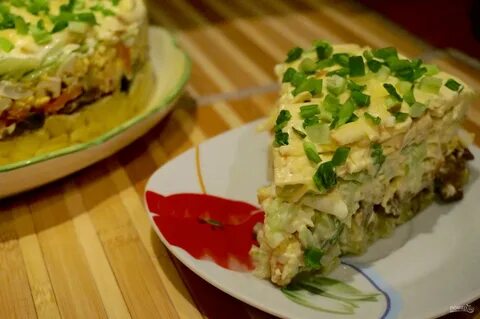 Салат с грибами огурцом и сыром