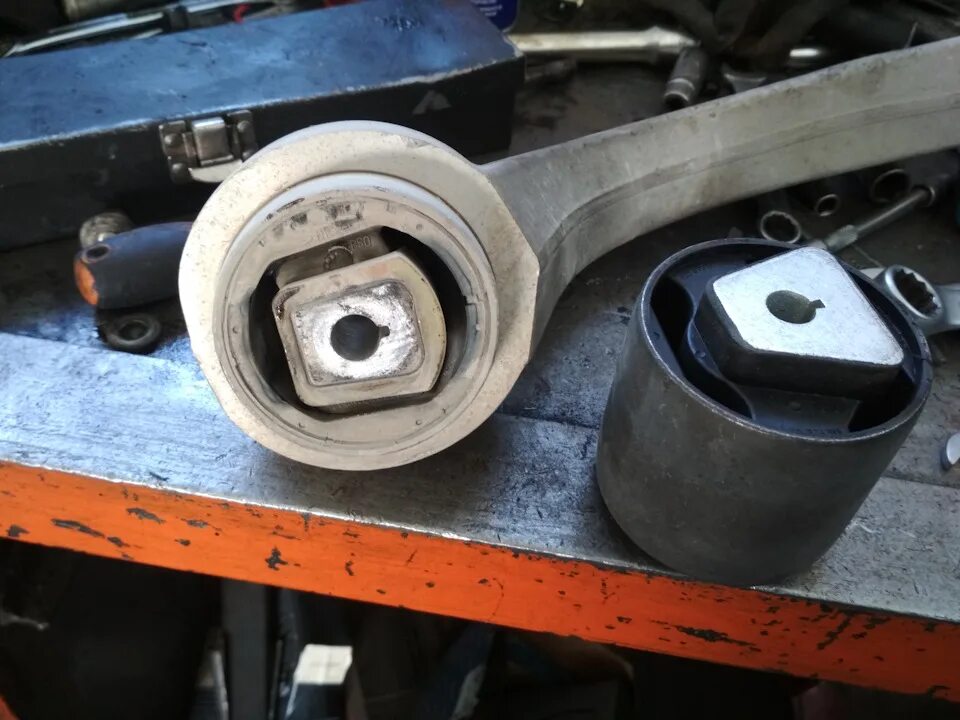 сайлентблоки подрамника ауди а6 с6. сайлентблок переднего рычага ауди а6 с5. сайлентблоки задней балки ауди а 6 ц 5. сайлентблоки ауди а4 б8. сайлентблок на ауди а6 с7.