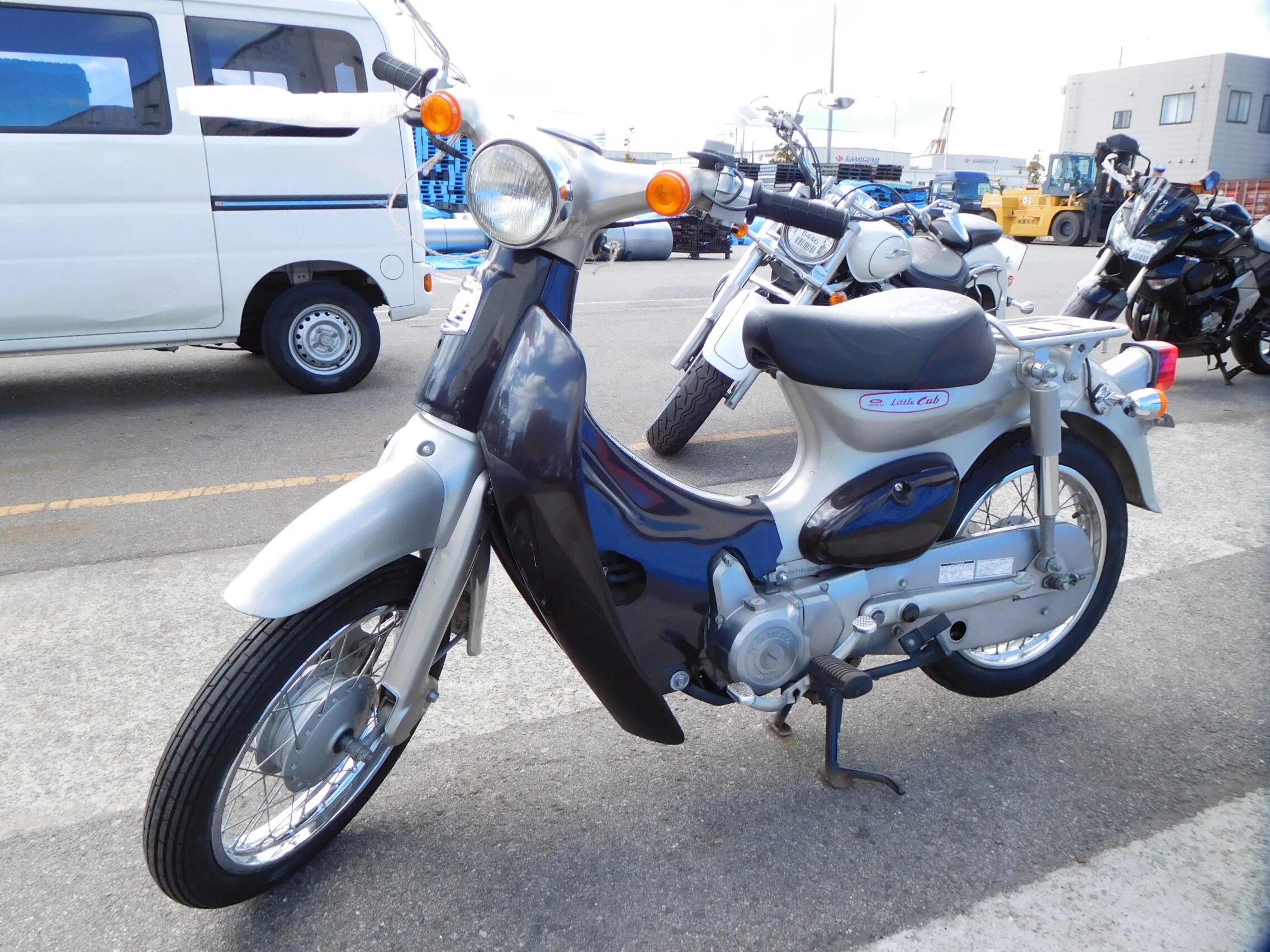 Хонда 50 кубов купить. Мопед Honda little Cub. Скутер Хонда 50 кубов. Мопед Хонда 50 кубов. Honda Cub 50.