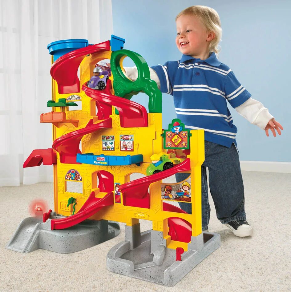 Подарок ребенку на 3 4 года. Гараж-паркинг Fisher Price. Fisher Price игрушки паркинг/парковка. Автотрек Fisher Price little people.. Fisher Price little people машина.