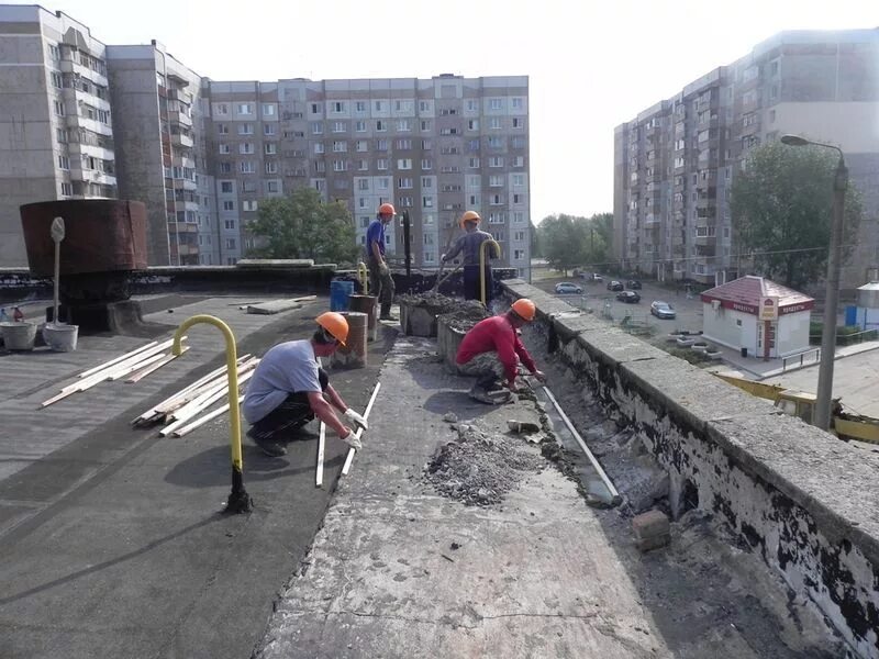 Демонтаж мягкой. Демонтаж мягкой кровли. демонтаж стяжки кровли мкд. крыша жилого панельного дома рубероидом. ремонт мягкой кровли демонтаж.