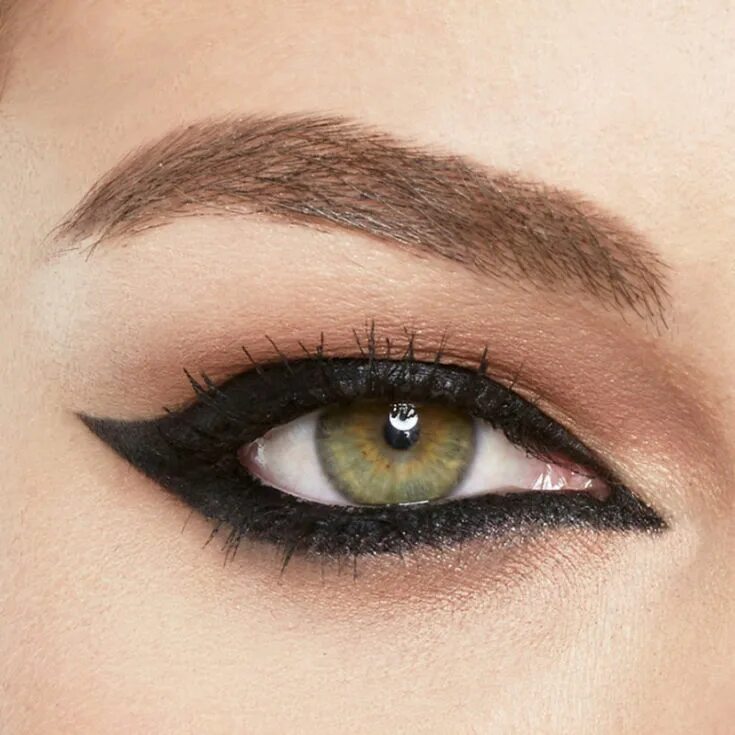 Black eyeliner. Айлайнер стрелки. Макияж со стрелками. Красивые длинные стрелки. Макияж кошачий глаз.