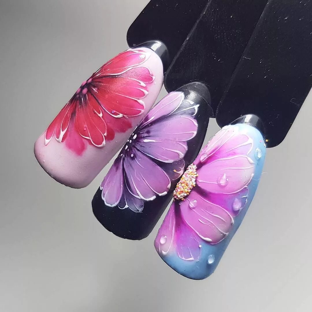 Маникюр с большими цветами Lilac & pink floral nails... My blog Mihaivrajeala99 Nail art, Nail art design
