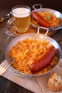 Сосиски с капустой по немецки
