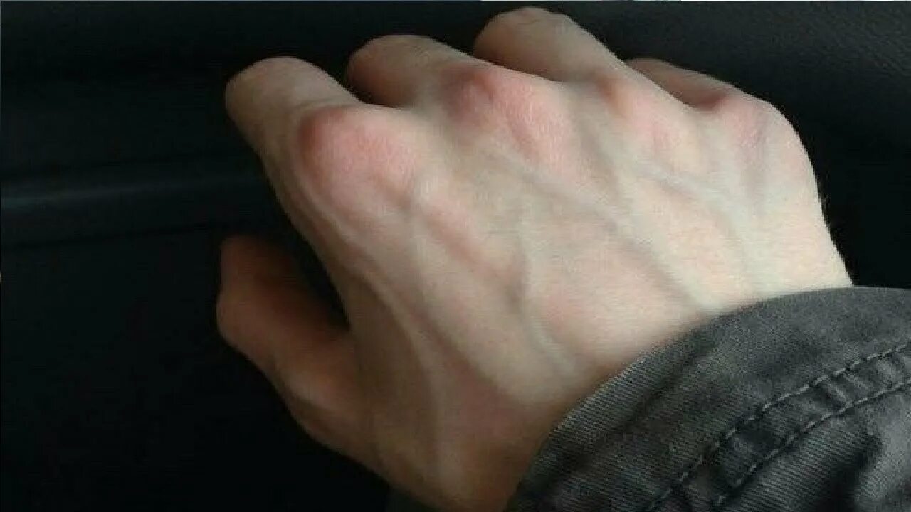 Мужская рука. Мужские кисти рук фото. Мужские кисти рук фото. Красивые мужские руки. Мужская рука.