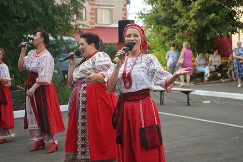 Поющие дворы