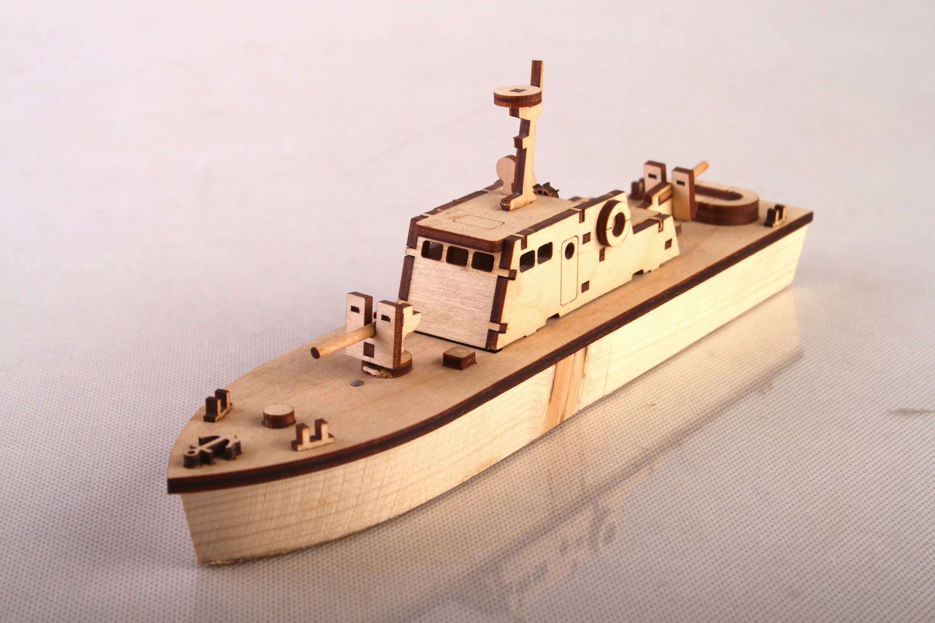 Revell patrol torpedo boat pt-109. 4801-2 маяк сборная модель пожарного катера (с двигателями) масштаб 1/48. Весельный баркас. Сборная модель катера. Катер riva classic 1958.