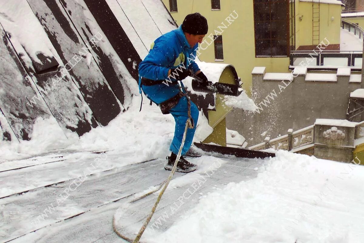 Приспособление очистки крыши