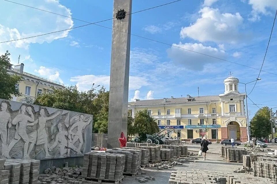 Тагилорг. Площадь горняков Нижний Тагил. Пионерский сквер Нижний Тагил вагонка. Памятник горнякам рудника 3 Интернационала Нижний Тагил. Долгоруковский Обелиск Симферополь.