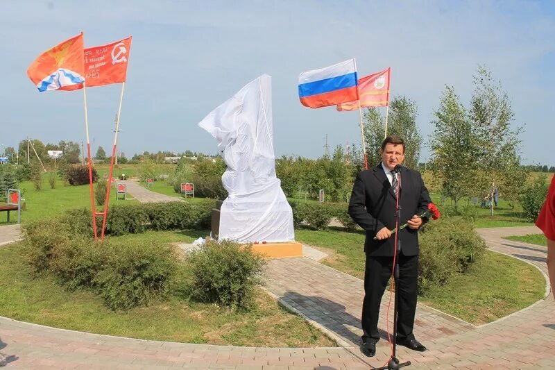 Погода в холм жирковский на 2. Холм-жирковский смоленск. Холм-жирковский парк. Поселок холм жирковский смоленская область школа. Строительство рынка холм-жирковский.