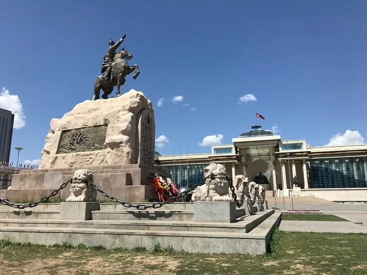 Улан батор университеты. Улан батор. дворец правительства монголии улан-батор. улан батор 2000.