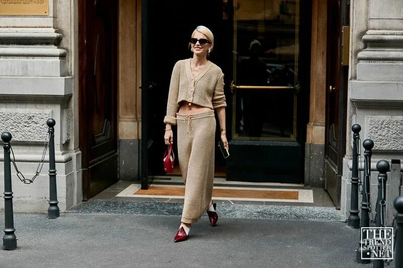 Стритстайл лето. Французский стрит стайл 2023. Стрит стайл 2023. Стрит стайл италия 2023. Уличная мода парижа летом.