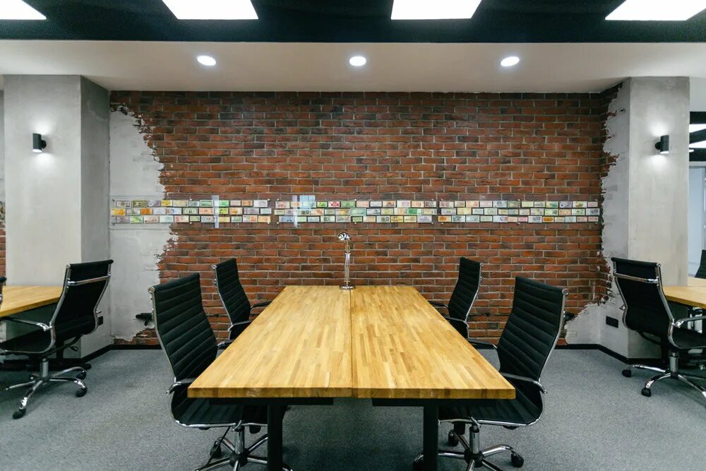 Москва. Коворкинг переговорка. Рабочая зона в коворкинге. Дербеневская наб. Площадка коворкинг.