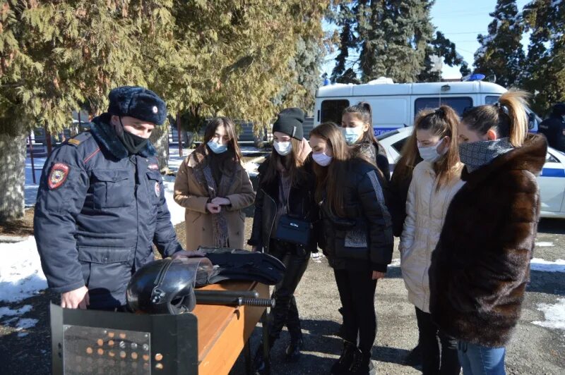Курсанты школы полиции. Ппс служба. Тюмень патрульно-постовая служба. Полицейская форма для девушек ппс. Ппс милиция.