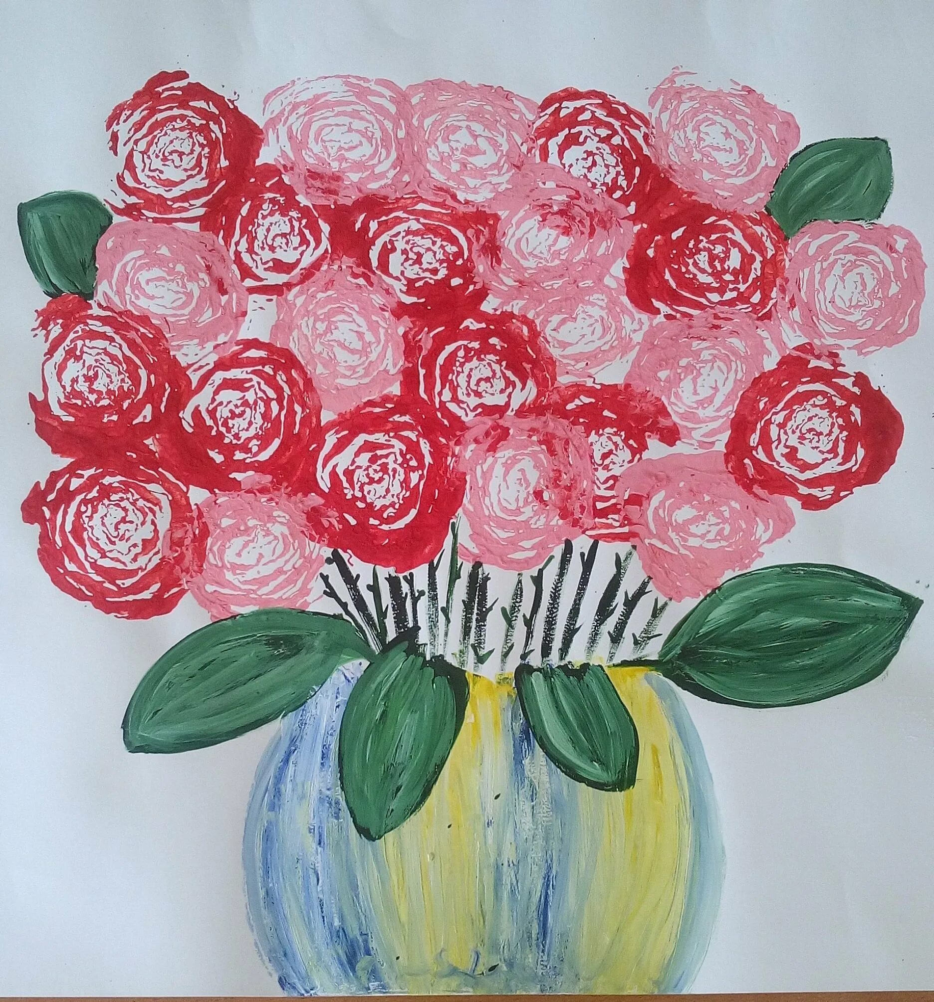 Букет для мамы в младшей группе. Нетрадиционная техника рисования цветов. Цветы для рисования детям. Рисование букет для мамы. Рисование цветов в нетрадиционной технике.