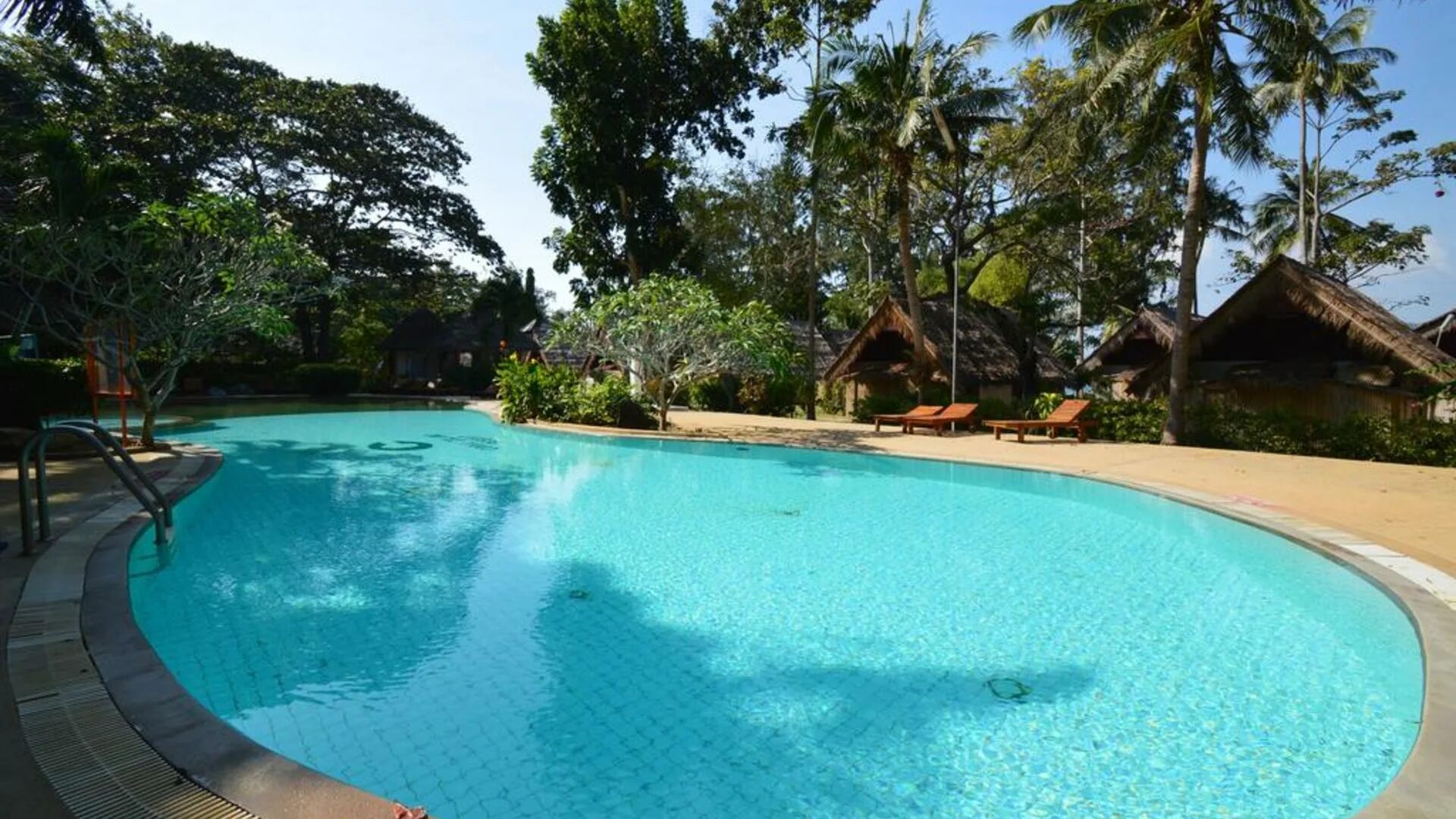 Остров корал пхукет. Коралловый остров тайланд. Коралловый остров отель. Корал айленд пхукет. Корал исланд тайланд.