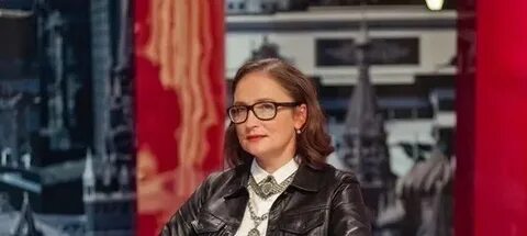 Сколько лет лауре альбертовне