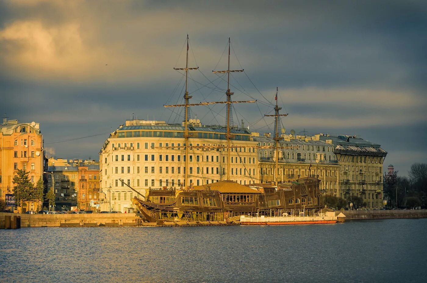 Спб мытнинская набережная дом 3. Мытнинская набережная санкт петербург. Мытнинская набережная санкт петербург. Мытнинская набережная санкт петербург. Мытнинская набережная питер.