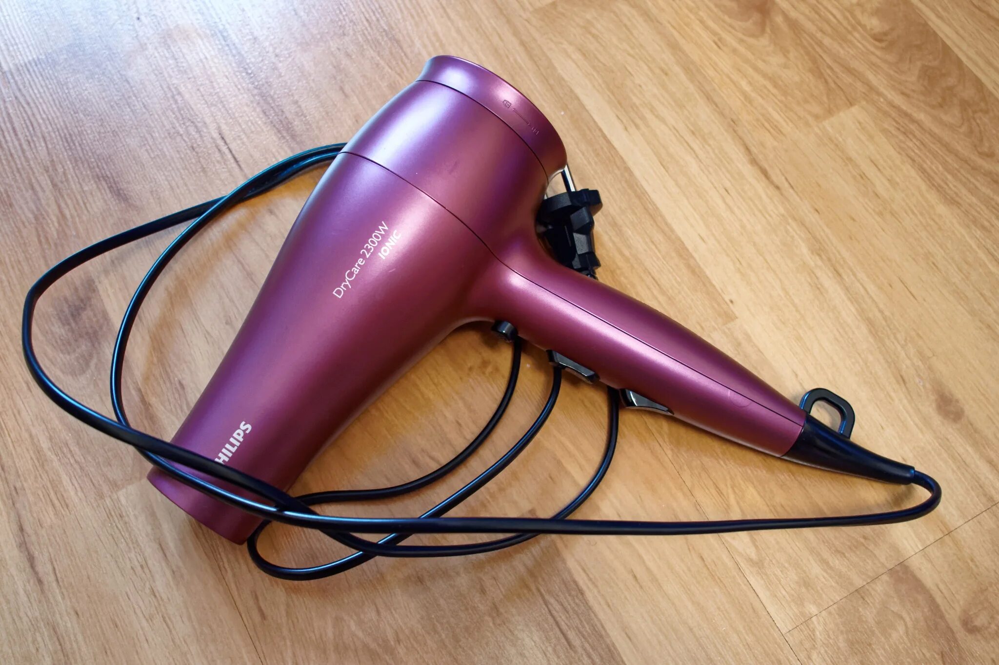 Хороший профессиональный фен для домашнего использования. Philips bhd50000. фен для волос профессиональный с ионизацией. фен филипс профессиональный. фен самый дешевый.