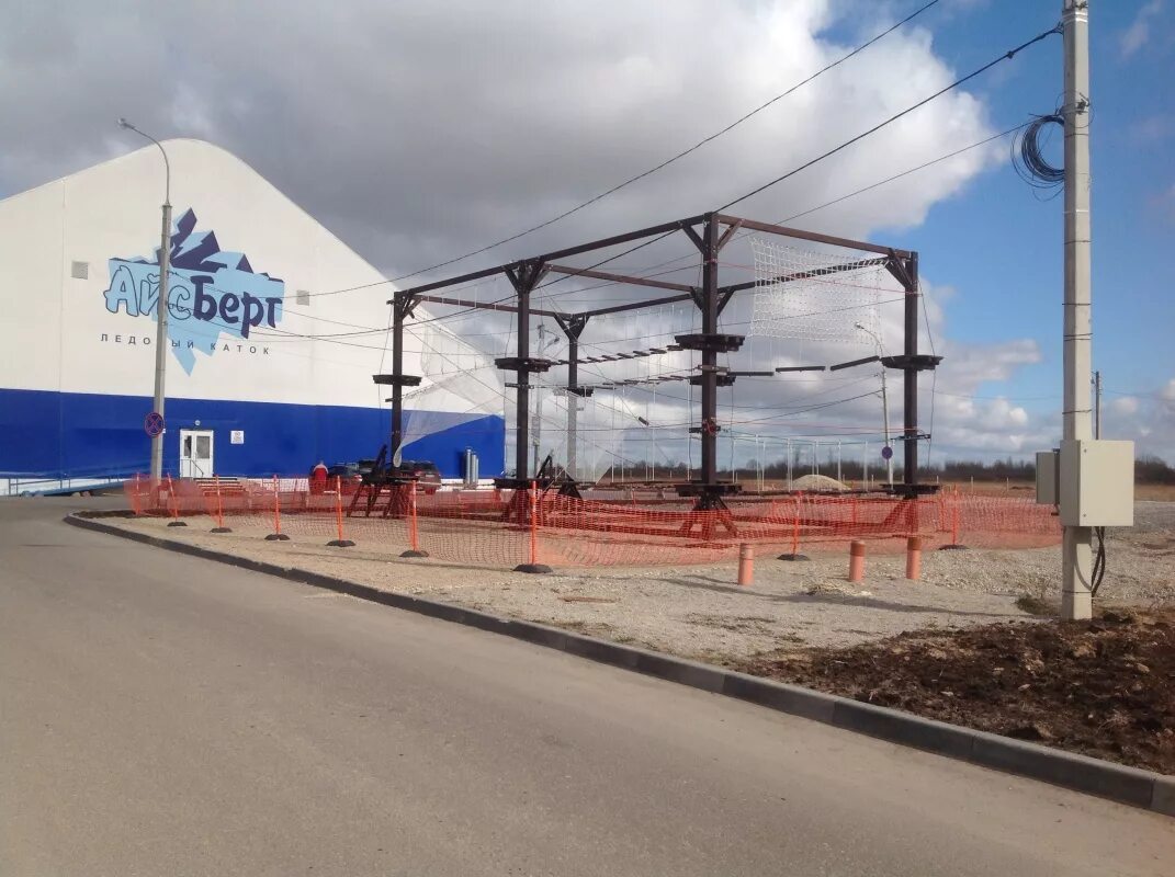 Айсберг Великий Новгород. Каток Айсберг Великий Новгород. Парк Якутск Айсберг. Ледовый комплекс Айсберг Великие Луки. Айсберг каток цена