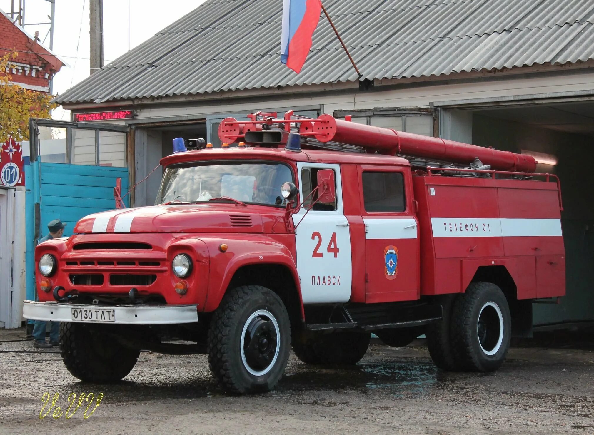 Пробег пожарного автомобиля. ЗИЛ 130 пожарный сбоку. ЗИЛ 130 пожарный. ЗИЛ 130 МЧС. ЗИЛ 130 АЦ-40.