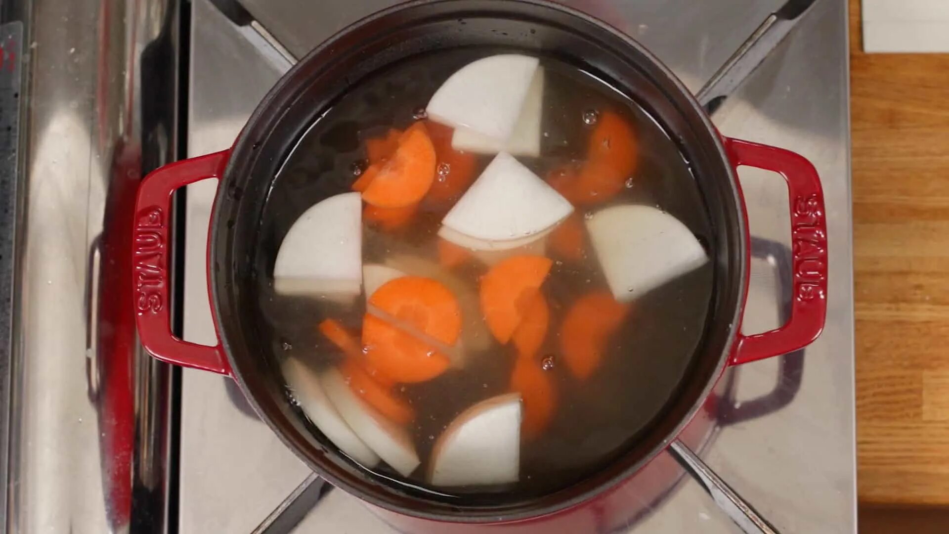 Замораживают ли супы. Как понять что суп пропал. Канцерогенен ли суп. Как узнать испортился ли суп. Как узнать скис ли суп.