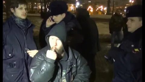 Бусти лев против