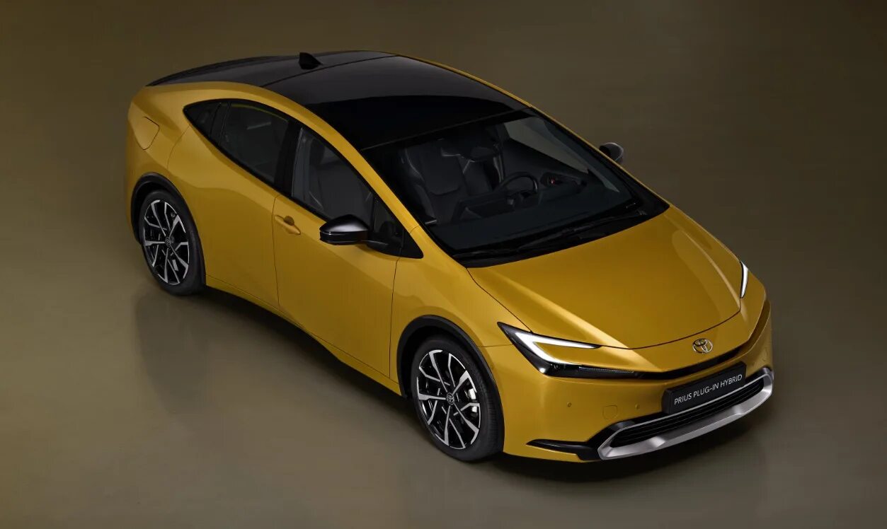 Новые гибриды 2024. Toyota Prius 2023. New Toyota Prius 2023. Тойота Приус 2022. Toyota Prius Hybrid 2023.