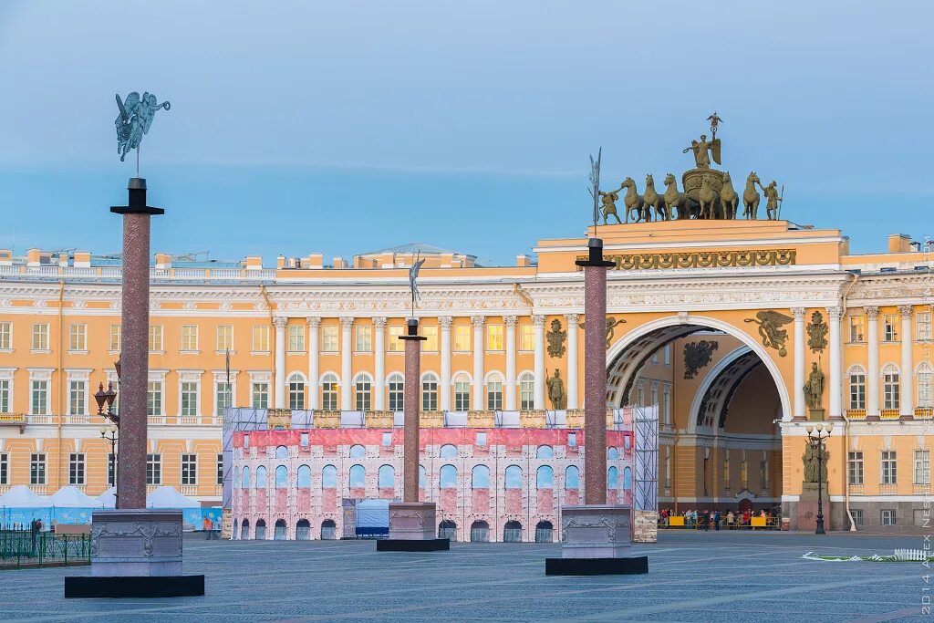 Спб центральное. Дворцовая площадь. Петербург Дворцовая площадь. Площадь Дворцовой площади в Санкт-Петербурге. Санкт Петербург Дворцовая площадь май.